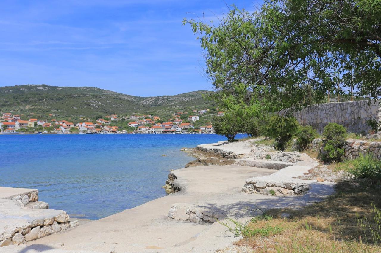Apartments With A Parking Space Vinisce, Trogir - 17062 Exterior photo