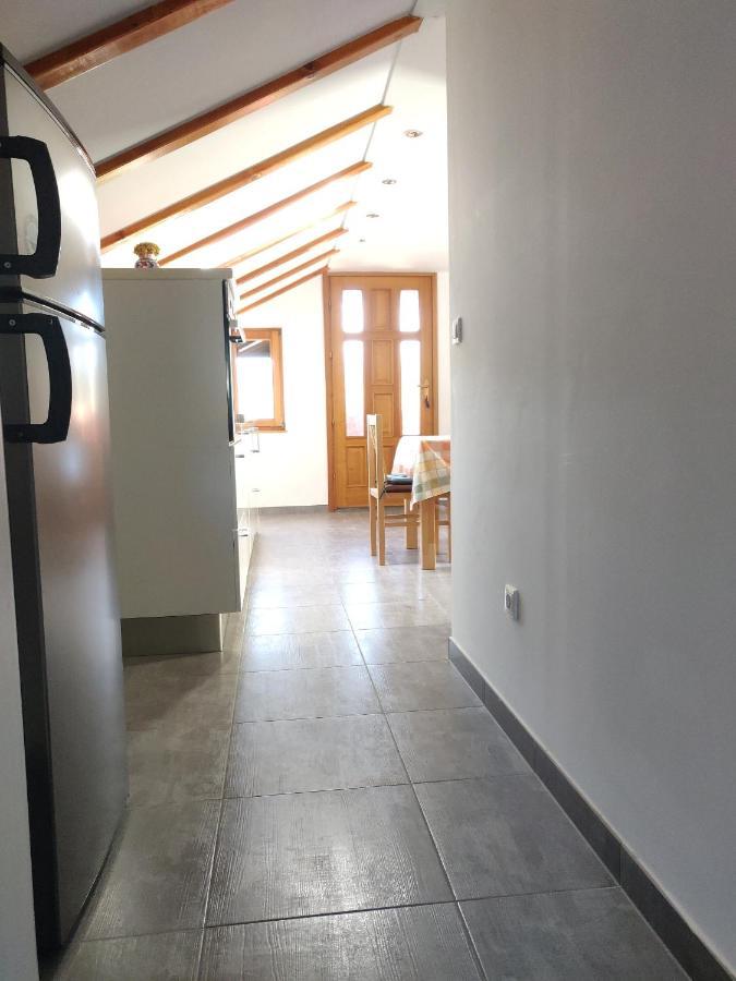 Apartments With A Parking Space Vinisce, Trogir - 17062 Exterior photo
