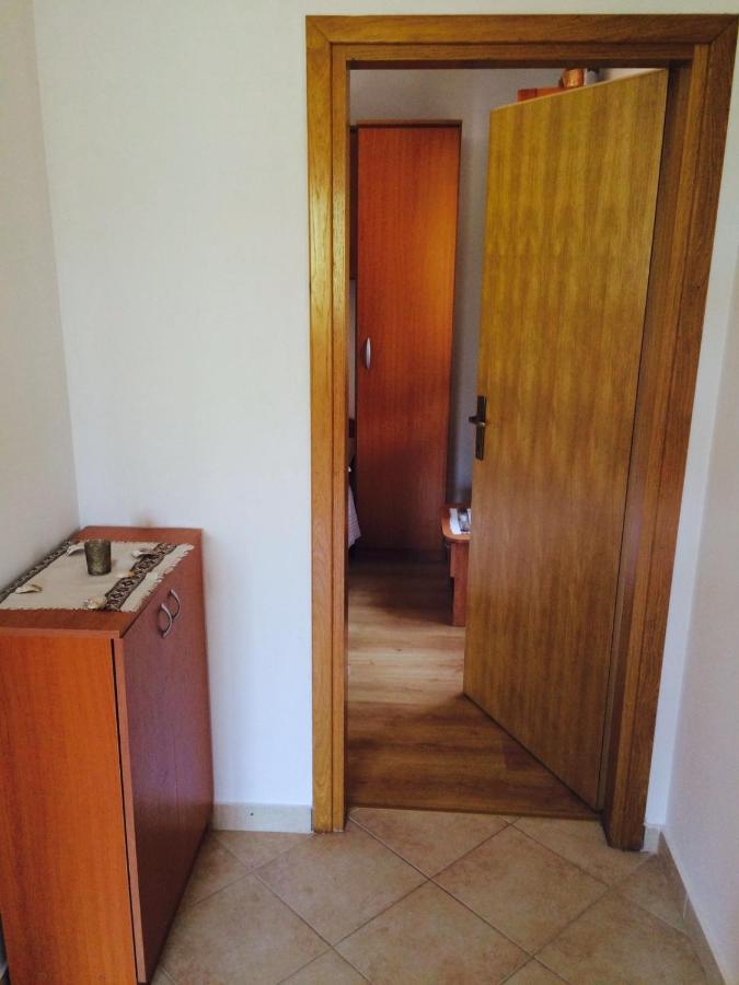 Apartments With A Parking Space Vinisce, Trogir - 17062 Exterior photo